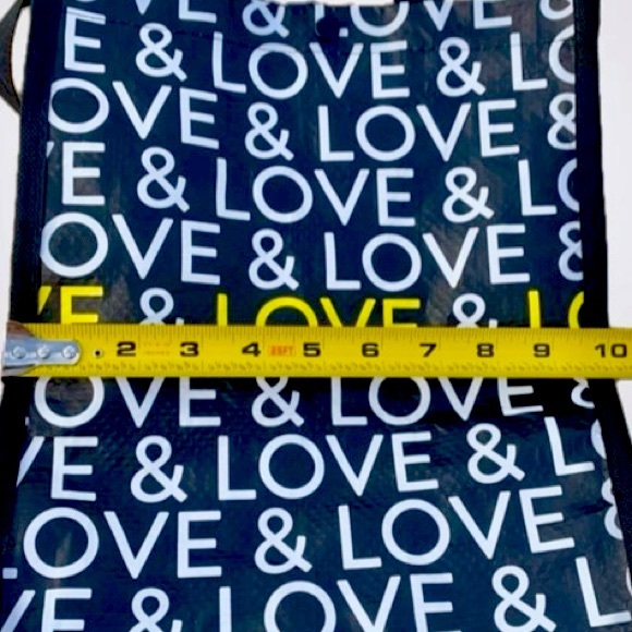 Kendra Scott Love Reusable Tote Bag $5 with purchase! - Picture 3 of 6